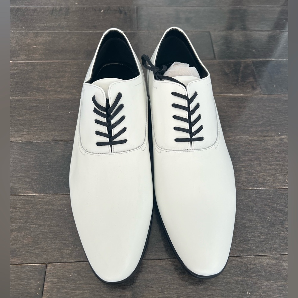 Men’s white dressy shoes